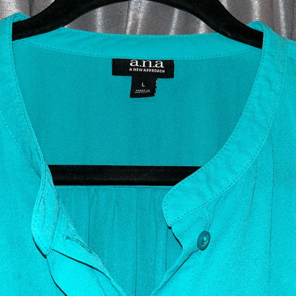 Aqua blouse - Picture 2 of 3
